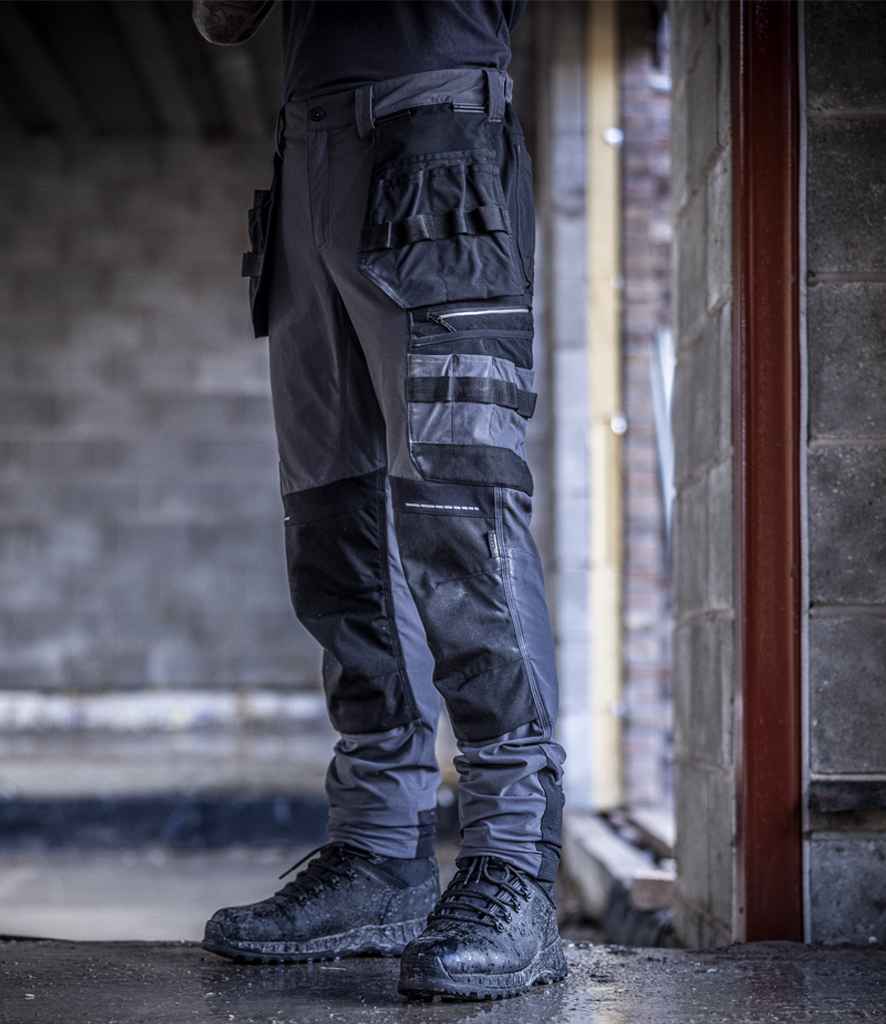 RG677 Slate Grey/Black Model